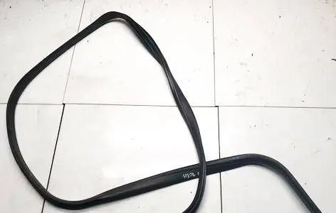 Ford Kuga I Rubber seal front coupe door 