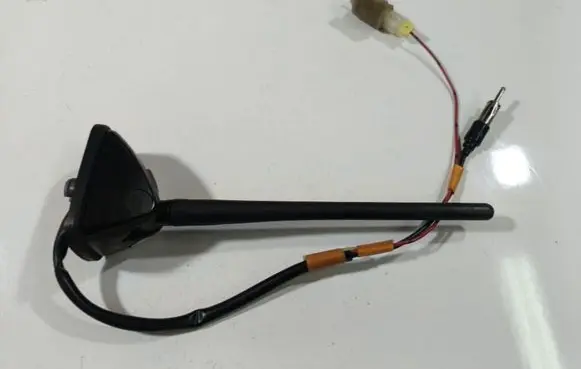 Nissan X-Trail T30 Aerial GPS antenna 