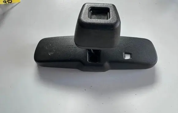 Rear view mirror (interior)