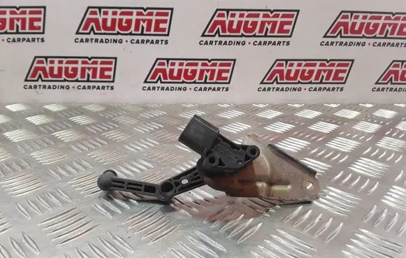 Tesla Model 3 Front height sensor lever 1044941-00-B