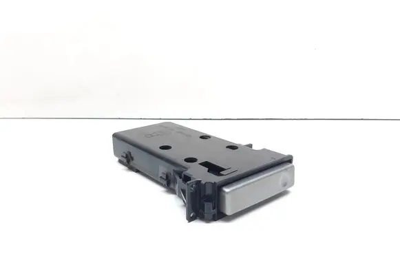 Subaru Forester SG Cup holder front 