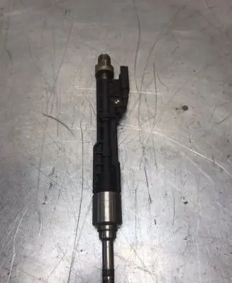 BMW 5 F10 F11 Fuel injector 0261500186