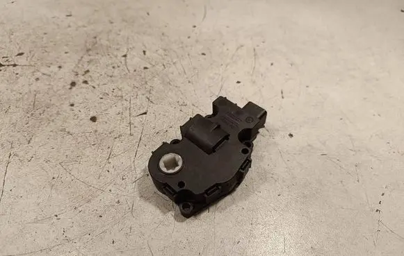 BMW 4 F32 F33 Air flap motor/actuator 412650750