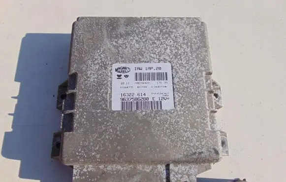 Peugeot 206 Engine control unit/module 9637586280