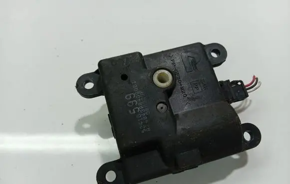 Renault Laguna III Air flap motor/actuator A24843A8400001