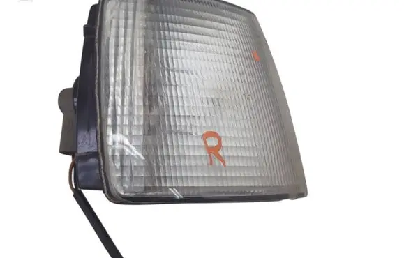 Volkswagen PASSAT B3 Front indicator light 357953050A