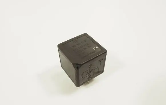 Mercedes-Benz SL R129 Cruise control relay A0025421319 0025421319