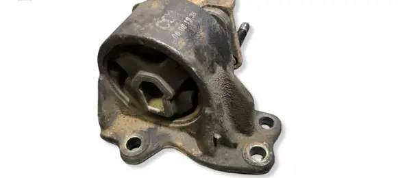 Hyundai Santa Fe Engine mount bracket 