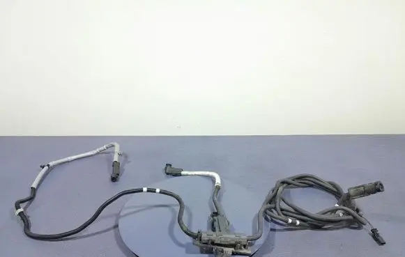 BMW X3 E83 Fuel line pipe 7498851
