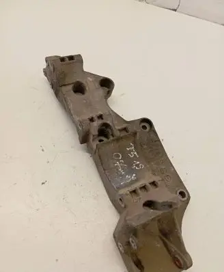 Volkswagen Transporter - Caravelle T5 Engine mounting bracket 045903143C