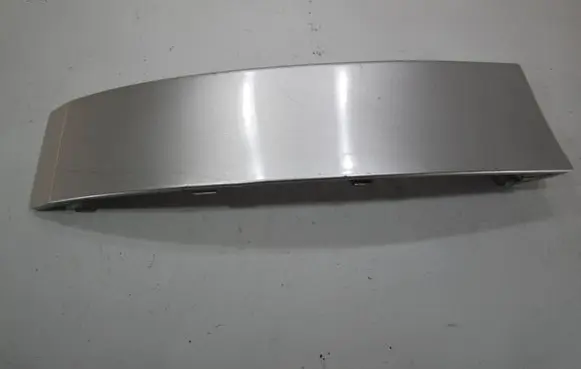 Skoda Octavia Mk2 (1Z) Rear/tail light trim molding 1Z5813345