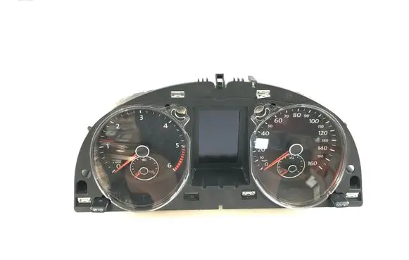 Volkswagen PASSAT B7 Speedometer (instrument cluster) 3AA920970N