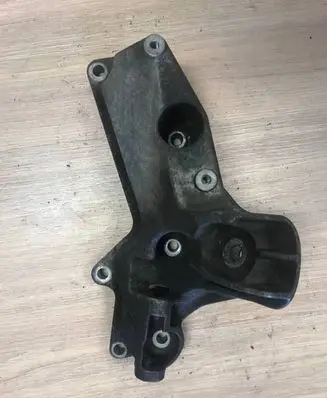 BMW 5 E60 E61 Engine mounting bracket 6763217