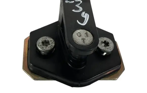 BMW 5 E39 Rear door lock loop/hook striker 8176350