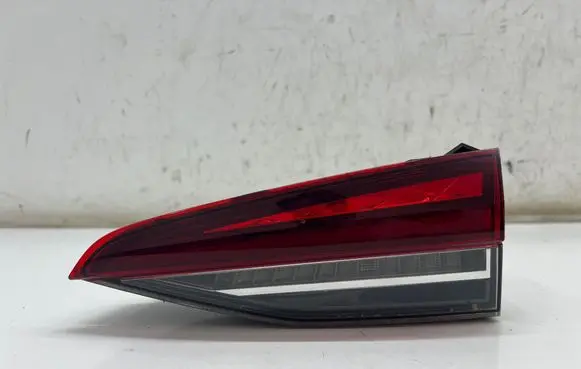 Skoda Octavia Mk4 Tailgate rear/tail lights 5E7945308B