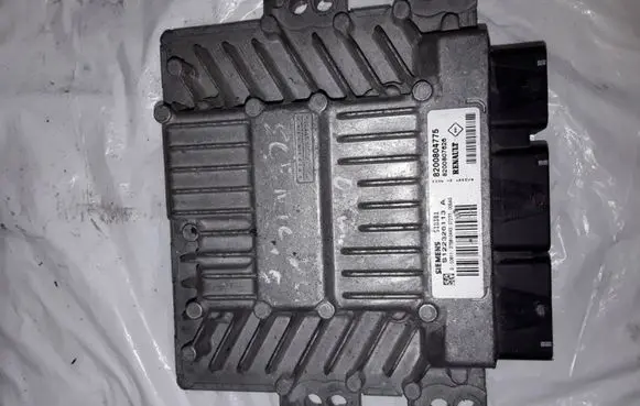 Renault Megane II Engine control unit/module 8200804775 S122326113A