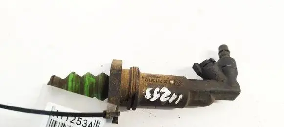 Volkswagen Golf IV Clutch master cylinder 1J0721261D