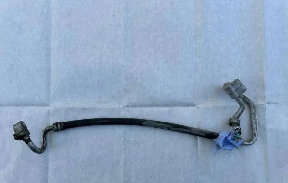 Mitsubishi Pajero Air conditioning (A/C) pipe/hose MR360811