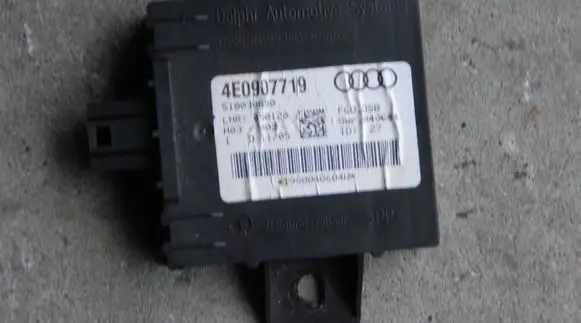 Audi A8 S8 D3 4E Alarm control unit/module 4E0907719