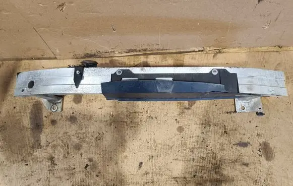 Renault Captur Front bumper cross member 752107246R