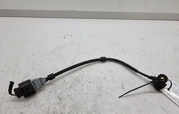 Volkswagen PASSAT B6 Crankshaft speed sensor 9805940