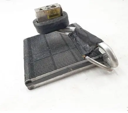 Skoda Octavia Mk3 (5E) Air conditioning (A/C) expansion valve 5Q1816103D 5Q0816679B