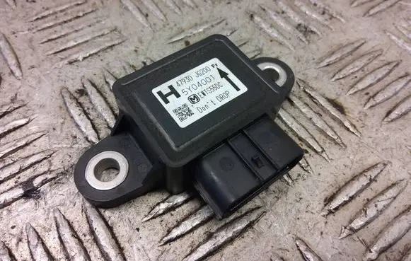 Nissan Juke I F15 ESP acceleration yaw rate sensor 47930JG200