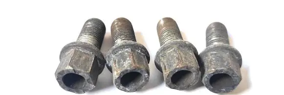 Volkswagen PASSAT B7 Nuts/bolts 
