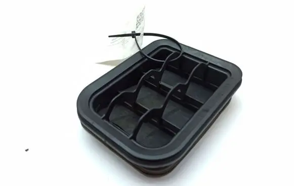 BMW Z4 E85 E86 Quarter panel pressure vent 6909340