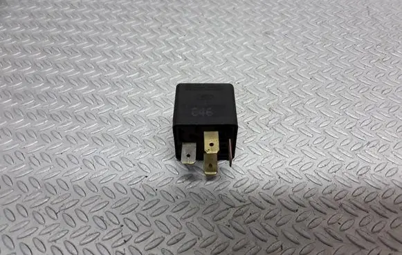 Audi A6 S6 C5 4B Other relay 0332014156