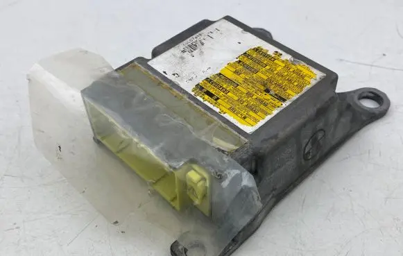 Toyota Prius+ (ZVW40) Airbag control unit/module