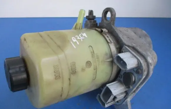 Ford Focus C-MAX Power steering pump 4M513K514BD
