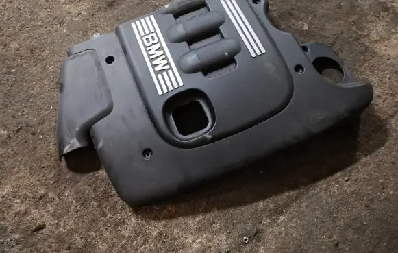 BMW 5 E60 E61 Engine cover (trim)
