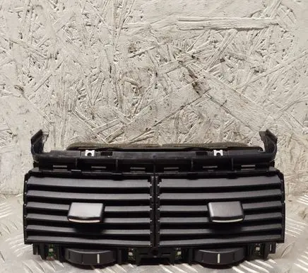 Volkswagen Touareg I Dash center air vent grill 7L6819727AJ