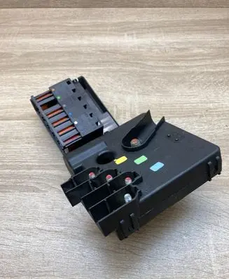 Mercedes-Benz E W211 Battery relay fuse A2115460841 01394837