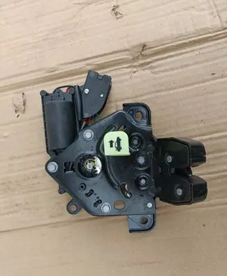 Tesla Model 3 Tailgate/trunk/boot lock/catch/latch 1500604-CN-B