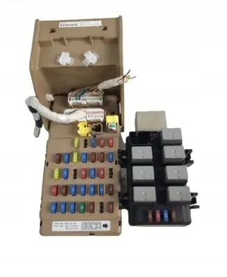 Subaru Impreza III Fuse module 82201FG010