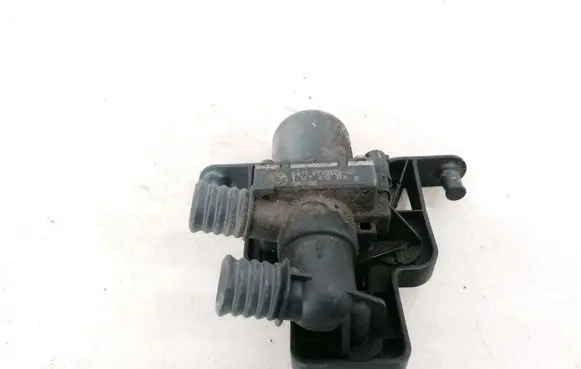 BMW 5 E60 E61 Coolant heater control valve 1147412174 64116920226-02