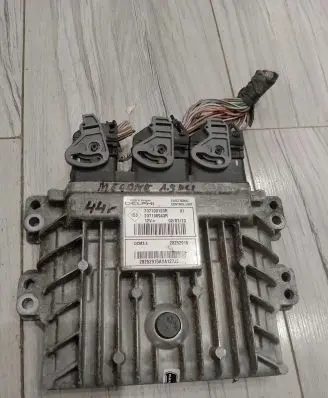 Renault Megane III Engine control unit/module ECU 237100120R