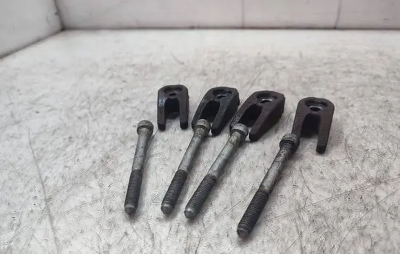 Ford Mondeo MK V Fuel Injector clamp holder