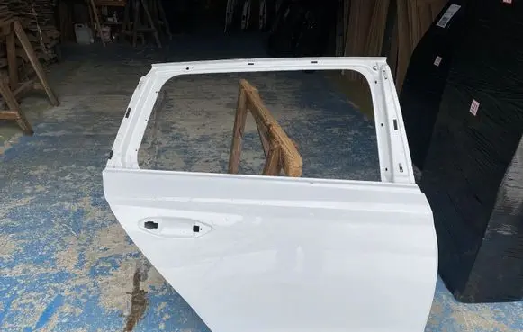 Skoda Octavia Mk4 Front door 5E7833312