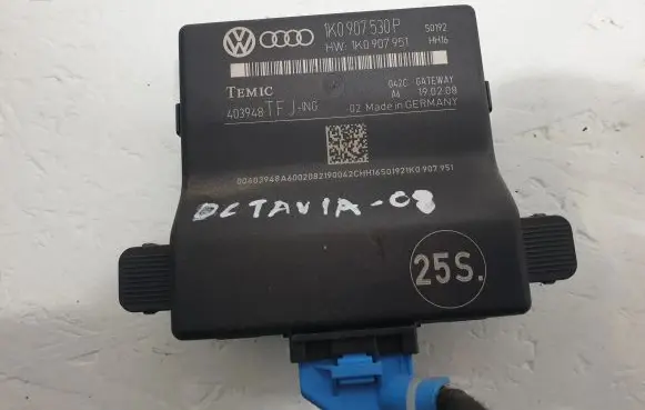 Skoda Octavia Mk2 (1Z) Gateway control module 1K0907530P