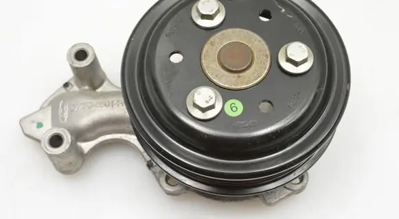 Ford Focus Water pump CM5G8501FA