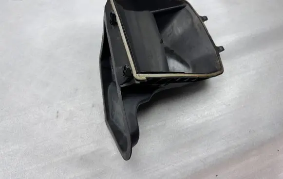 Mercedes-Benz GL X166 Cabin air duct channel A1668300053