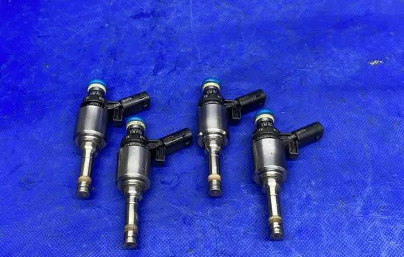 Audi A5 Fuel injector 06H906036G