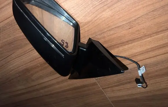 Front door electric wing mirror