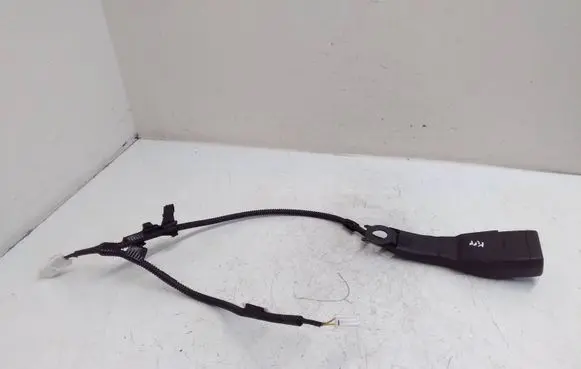 Toyota Prius (XW50) Front seatbelt buckle