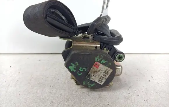 Audi A6 S6 C5 4B Front seatbelt 560571901 008R000