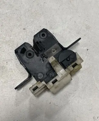 Renault Clio III Tailgate/trunk/boot lock/catch/latch 8200076240 109206