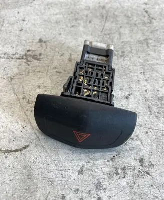 Nissan X-Trail T30 Hazard light switch 06016